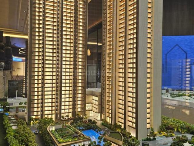 3 BHK Apartment in DLF Phase 5 for resale Gurgaon. The reference number is 20948388