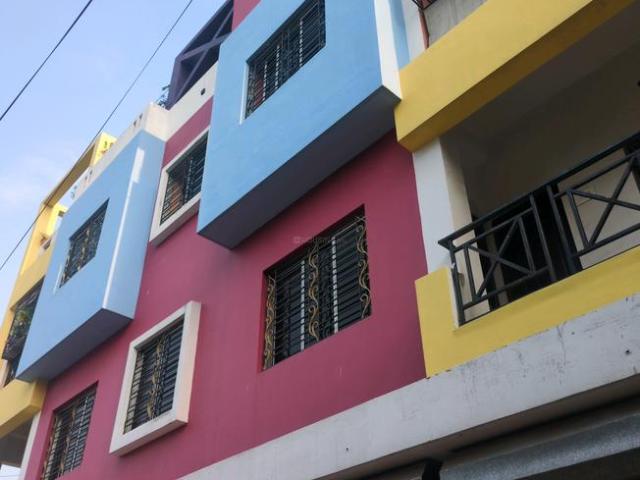 3 BHK Apartment in Paikpara for resale Kolkata. The reference number is 20019637