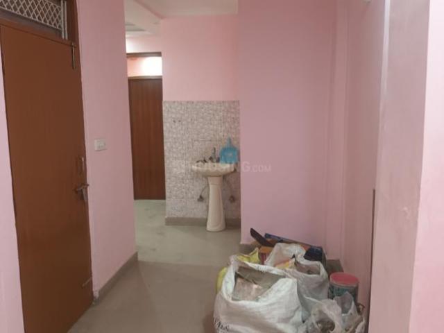 3 BHK Apartment in Dwarka Mor for rent New Delhi. The reference number is 20679375