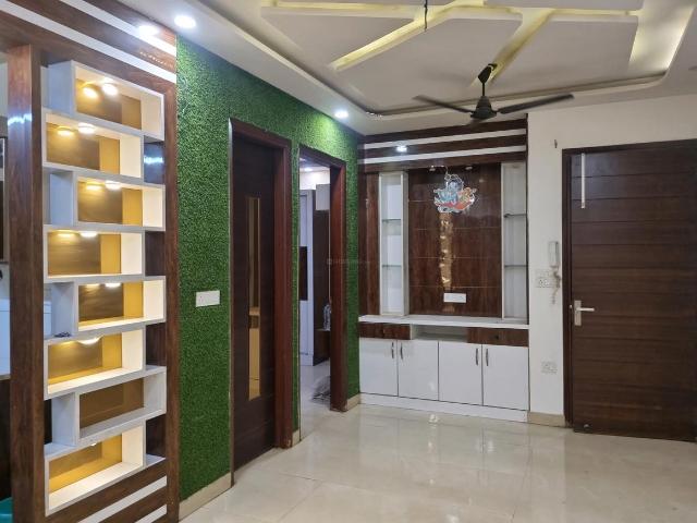 3 BHK Apartment in Dwarka Mor for resale New Delhi. The reference number is 15985617