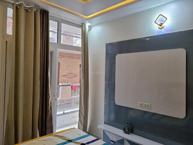 3 BHK Apartment in Dwarka Mor for resale New Delhi. The reference number is 19882158
