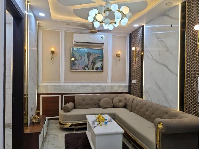 3 BHK Apartment in Dwarka Mor for resale New Delhi. The reference number is 20407494