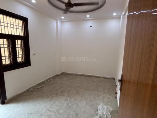 3 BHK Apartment in Dwarka Mor for resale New Delhi. The reference number is 20559434