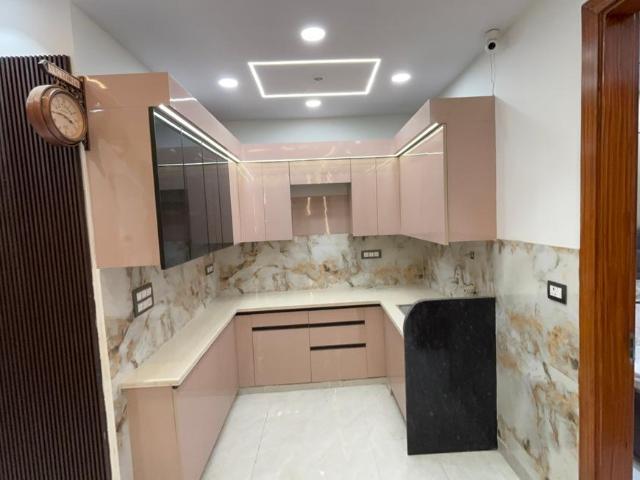 3 BHK Apartment in Dwarka Mor for resale New Delhi. The reference number is 20560961