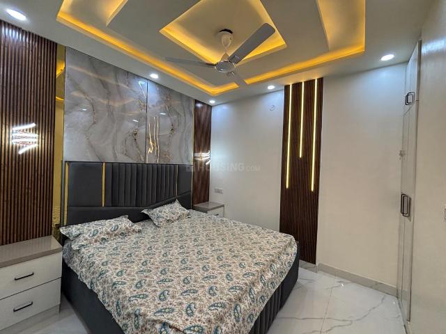 3 BHK Apartment in Dwarka Mor for resale New Delhi. The reference number is 20577909