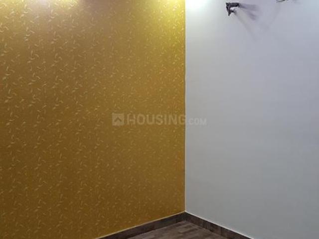 3 BHK Apartment in Dwarka Mor for resale New Delhi. The reference number is 20895523