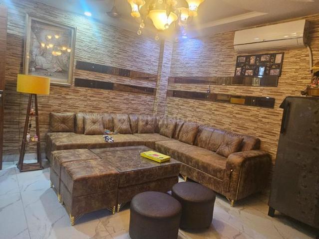 3 BHK Apartment in Dwarka Mor for resale New Delhi. The reference number is 20925496
