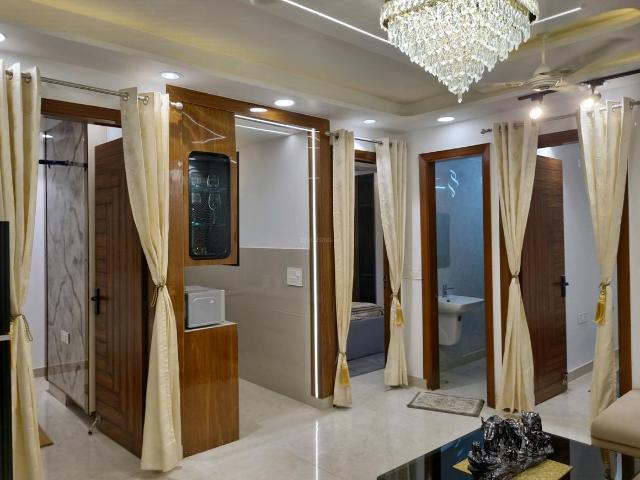 3 BHK Apartment in Dwarka Mor for resale New Delhi. The reference number is 21219003