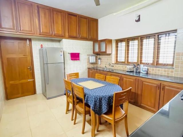3 BHK Apartment in Eerayil Kadavu for rent Kottayam. The reference number is 20140416