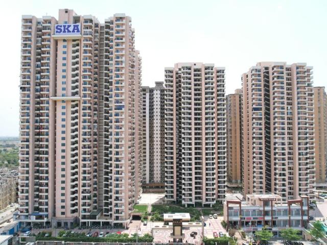 3 BHK Apartment in Eta II for resale Greater Noida. The reference number is 21133699