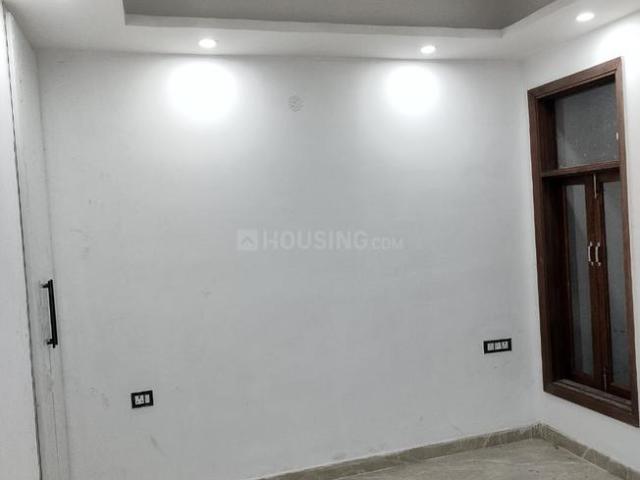 3 BHK Apartment in Freedom Fighters Enclave for resale New Delhi. The reference number is 18038061