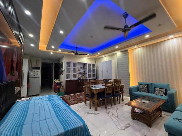 3 BHK Apartment in Freedom Fighters Enclave for resale New Delhi. The reference number is 21234326
