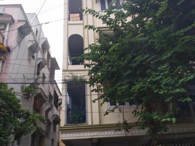 3 BHK Apartment in Kothapet for resale Hyderabad. The reference number is 19202894