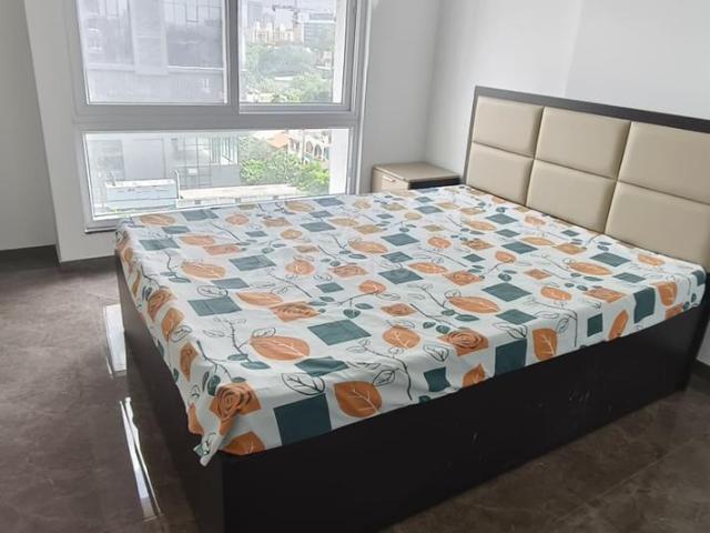 3 BHK Apartment in Koregaon Park for rent Pune. The reference number is 21026834