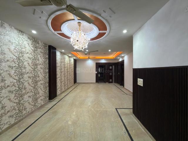 3 BHK Apartment in Kaushambi for rent Ghaziabad. The reference number is 21351992