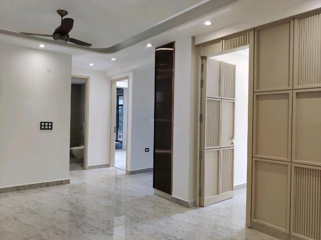3 BHK Apartment in Kaushambi for resale Ghaziabad. The reference number is 18234743