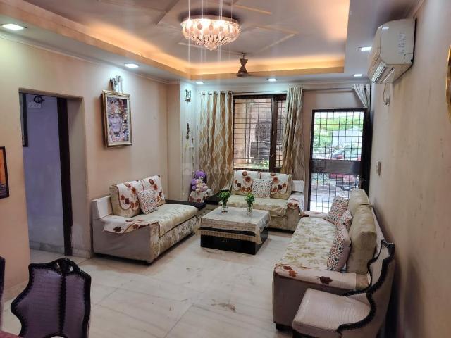 3 BHK Apartment in Kalkaji Extension for resale New Delhi. The reference number is 20289320