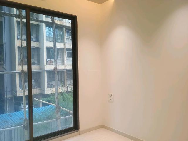 3 BHK Apartment in Kalyan West for resale Kalyan. The reference number is 19875325