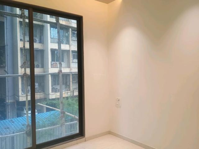 3 BHK Apartment in Kalyan West for resale Kalyan. The reference number is 19876921