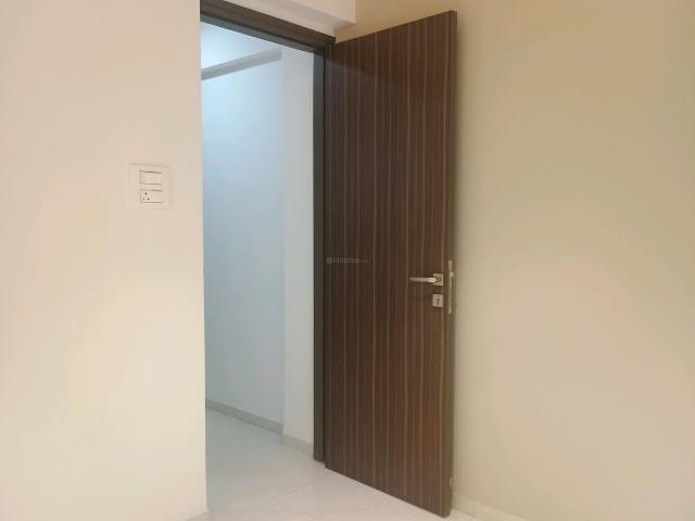 3 BHK Apartment in Kalyan West for resale Kalyan. The reference number is 19877616