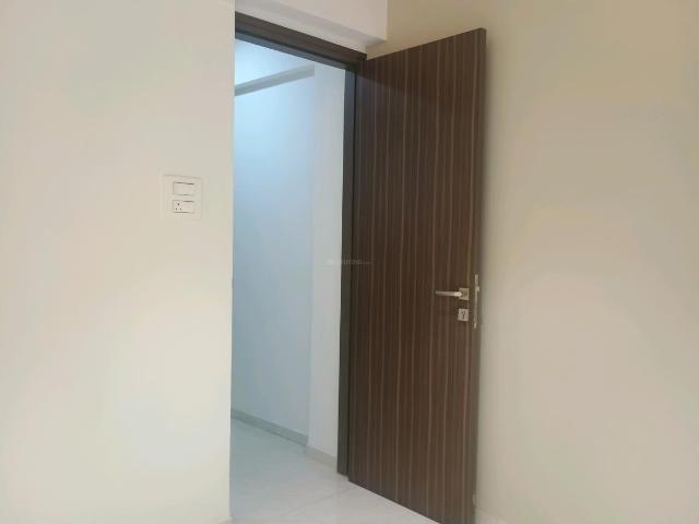3 BHK Apartment in Kalyan West for resale Kalyan. The reference number is 19877107