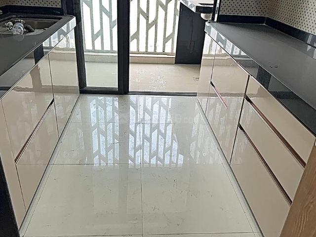 3 BHK Apartment in Kandivali East for rent Mumbai. The reference number is 18319354
