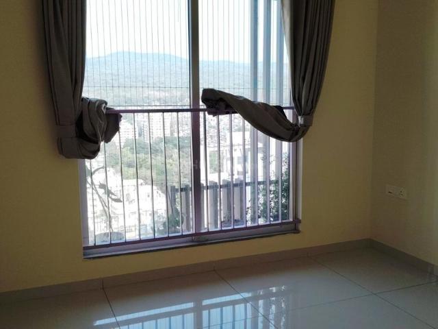3 BHK Apartment in Kandivali East for rent Mumbai. The reference number is 18729231