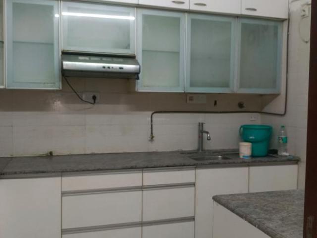 3 BHK Apartment in Kandivali East for rent Mumbai. The reference number is 18787946