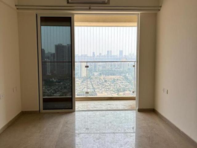 3 BHK Apartment in Kandivali East for rent Mumbai. The reference number is 19386553