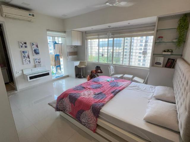 3 BHK Apartment in Kandivali East for rent Mumbai. The reference number is 21074806
