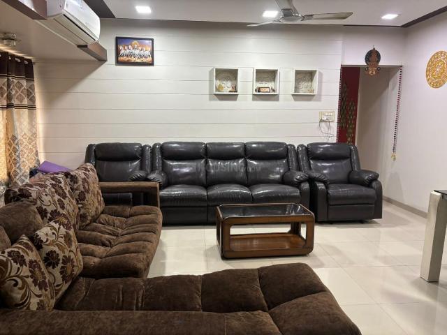 3 BHK Apartment in Kandivali East for resale Mumbai. The reference number is 19508261