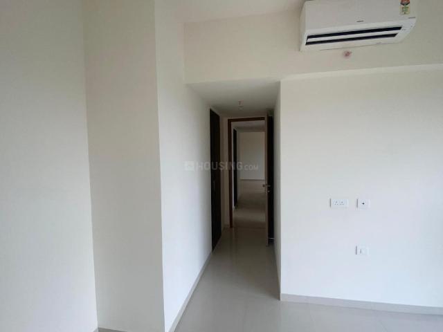 3 BHK Apartment in Kandivali East for resale Mumbai. The reference number is 20899651