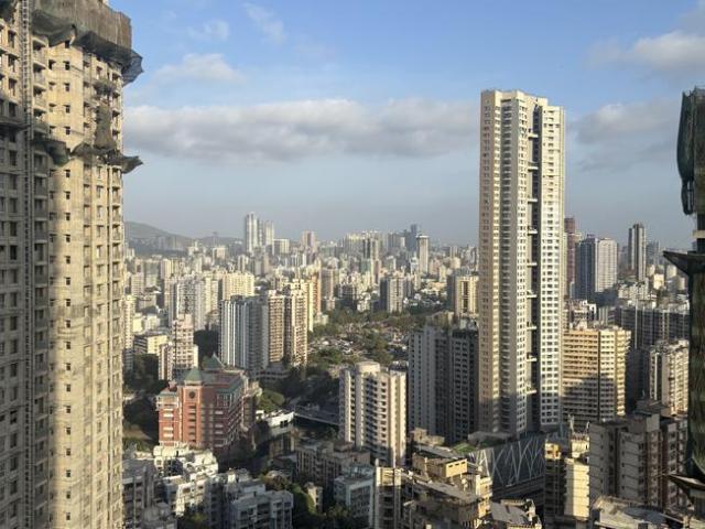 3 BHK Apartment in Kandivali East for resale Mumbai. The reference number is 21003362