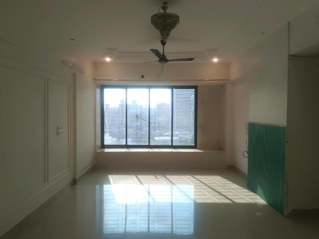 3 BHK Apartment in Kandivali East for resale Mumbai. The reference number is 21179614