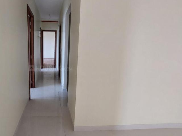 3 BHK Apartment in Kandivali East for resale Mumbai. The reference number is 21281603