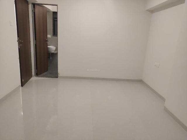 3 BHK Apartment in Kandivali West for resale Mumbai. The reference number is 21351750