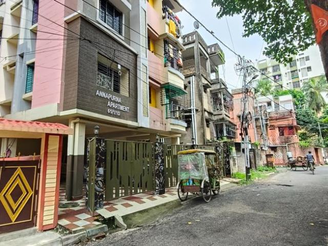 3 BHK Apartment in Kasba for resale Kolkata. The reference number is 21207561