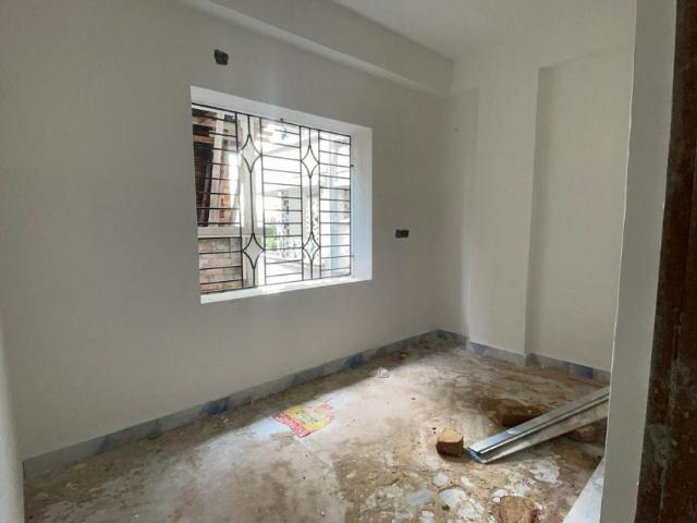 3 BHK Apartment in Keshtopur for resale Kolkata. The reference number is 21249226