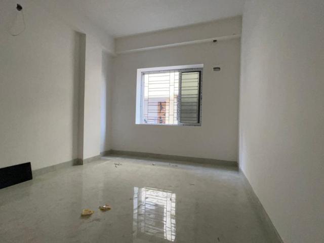 3 BHK Apartment in Keshtopur for resale Kolkata. The reference number is 21272787