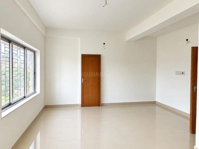 3 BHK Apartment in Keshtopur for resale Kolkata. The reference number is 21301997