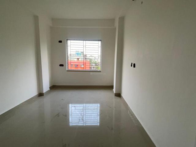 3 BHK Apartment in Keshtopur for resale Kolkata. The reference number is 21310313