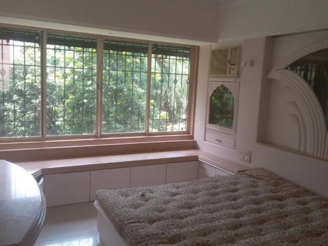 3 BHK Apartment in Khar West for rent Mumbai. The reference number is 17307334