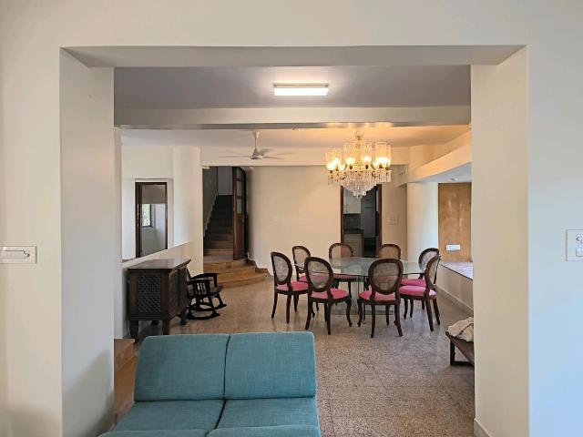 3 BHK Apartment in Khar West for rent Mumbai. The reference number is 19739634