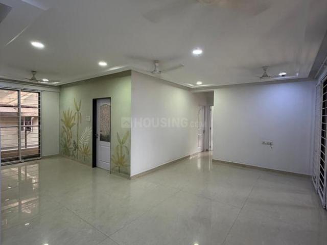 3 BHK Apartment in Khar West for rent Mumbai. The reference number is 20777636