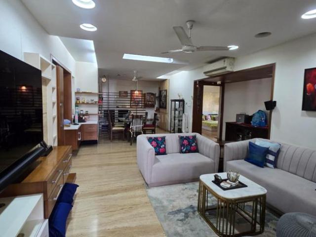 3 BHK Apartment in Khar West for rent Mumbai. The reference number is 20813233