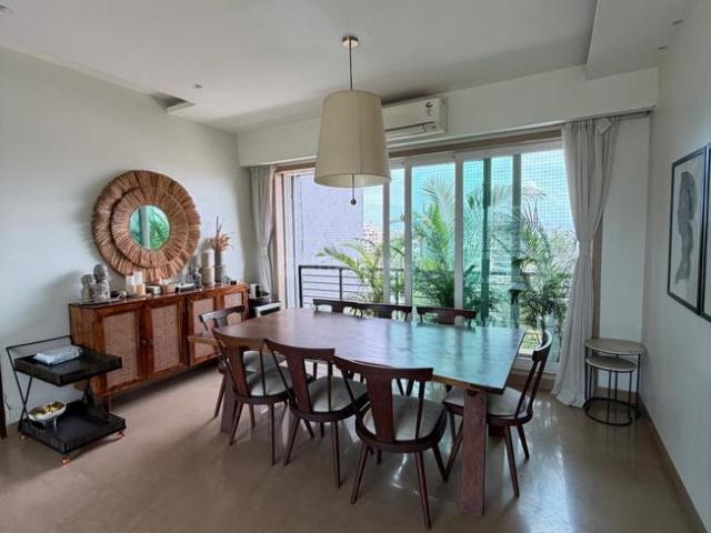 3 BHK Apartment in Khar West for rent Mumbai. The reference number is 21002642