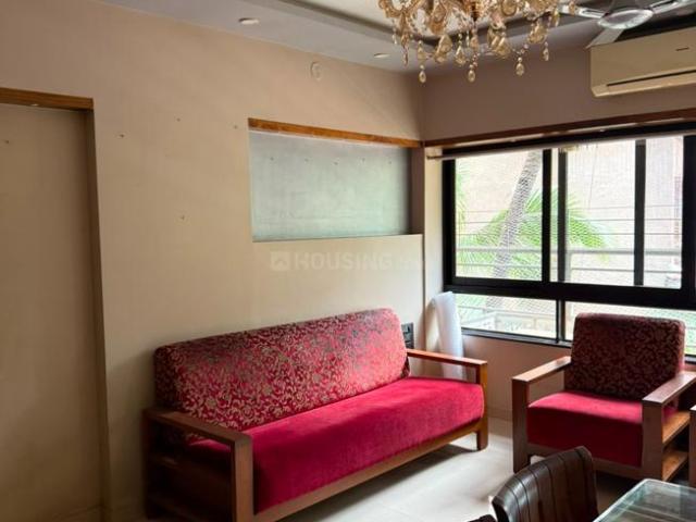 3 BHK Apartment in Khar West for rent Mumbai. The reference number is 21129896