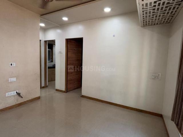 3 BHK Apartment in Khar West for rent Mumbai. The reference number is 21367987