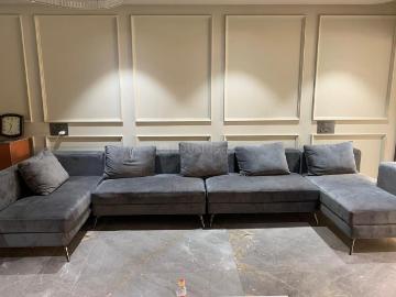 3 BHK Apartment in Khar West for resale Mumbai. The reference number is 18857799