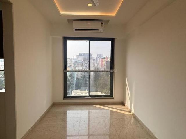 3 BHK Apartment in Khar West for resale Mumbai. The reference number is 19899850